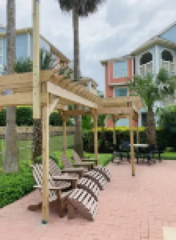 Fantastic Seawall Condo- Garden and Pool view