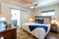 Bluefish Coastal Cottage 🐟 WALK TO THE BEACH!  • HOT TUB!📍Blue Mt. Beach • 30A