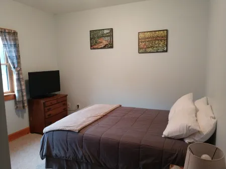 McKenzie Mtn Way Chalet