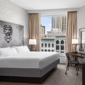 Crowne Plaza NEW ORLEANS FRENCH QTR - ASTOR by IHG Отели рядом с достопримечательностью «Френчмен-стрит»