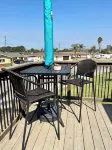 Private top floor spacious 1 bedroom retreat - Guesthouse