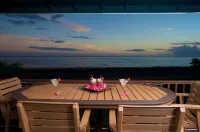 Hale La- Luxury Beach House with Central Air Conditioning!