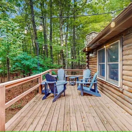 Cozy Log Cabin Near Ski Area/Lake + Hot Tub