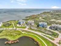 Water Front Views, Modern Farmhouse Vibe, Bunkroom, Private Beachfront Resort