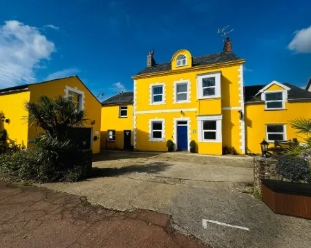 Watermead House Hotels in Chard