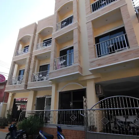 Baan Taweesuk Guest House
