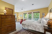 Treetop Montreat/Blk Mtn 5BR /4BA cabin w/Creek just 20 minutes to Asheville!