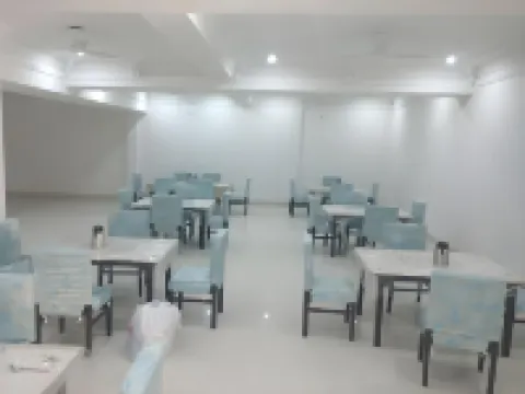 Tej Mahal Palace Bandikui Hotels in Dausa