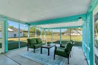Midcentury Retreat on 1 Acre with Pool! Pets Welcome! Các khách sạn ở Willow Park