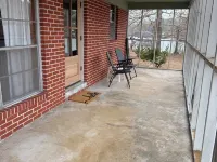 Cozy 2-bedroom with 180 water views Hotels in Tallapoosa County