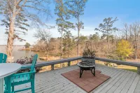 BIG WATER views in Abbeville: 3BR, Master Ste, Hot Tub, Ice Machine, Beach Area