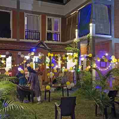 Wow Farm House Hotel Exterior