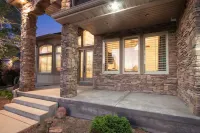 7-bedroom house, Gaming Center, Hot Tub, 35 min from Ski Resorts