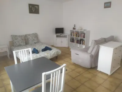 SPACIOUS, BRIGHT, BRAND-NEW STUDIO OVERLOOKING VINEYARDS AND HILLSIDES. Hotels near Grand Ballon