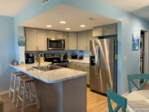 Beach Lovers, Oceanview, Cute 1 BR, 2 full BA condo in Surf City sleeps 5