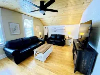 Humbly Mqt - Upper Level - 2 BR Relaxation