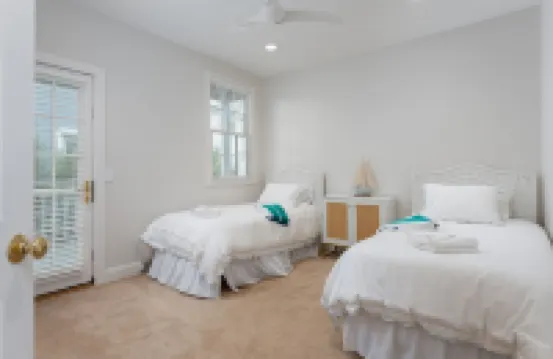 Wrightsville Beach Condo - Steps from the Beach!