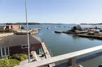 Seabreeze on the Harbor 2 - Stunning Island Retreat perched on Stonington Harbor Hotels in Stonington