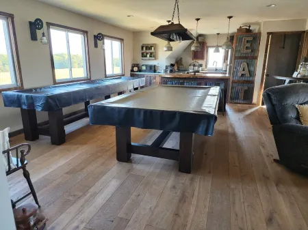 Tranquil Country Loft and backyard paradise in the rolling hills of Gambier, OH