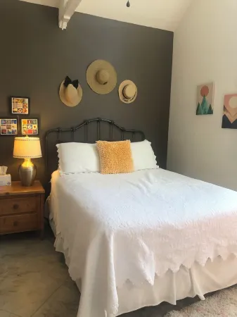 2 Bed En-Suite Villa Fabulous Mountain Views Indian Wells Tennis, Golf, Relax! Отели рядом с достопримечательностью «Индиан-Уэллс Теннис Гарден»