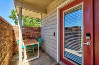 Charming 1-bedroom condo in beautiful Oklahoma City with pool,