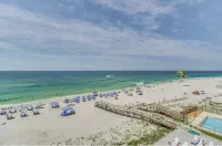 STUNNING 4TH FLOOR GULF FRONT CORNER UNIT with bunk beds - Beach