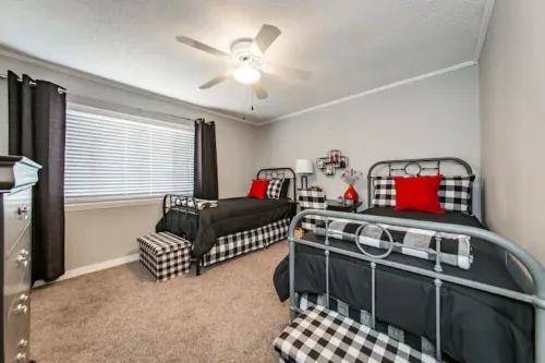 Fairfield Bay Gem w/ pool access and 4 Mi to Lake.