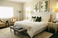 Sunset Farmhouse: A Serene Retreat with Panoramic Views and Relaxing Porch