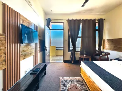 The Hill Paradise Hotels in Balt Bari