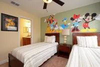 Beautiful Spacious Vacation Villa, BBQ Grill4902cg 6 Bedroom Home by Redawning