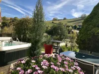 Les ÉCRINS - B&B with Jacuzzi