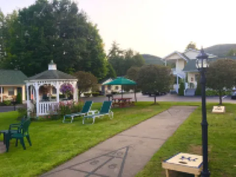 喬治湖傳統汽車旅館