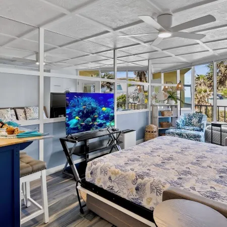 Ocean Breeze - Ocean Front at Symphony Beach Club!