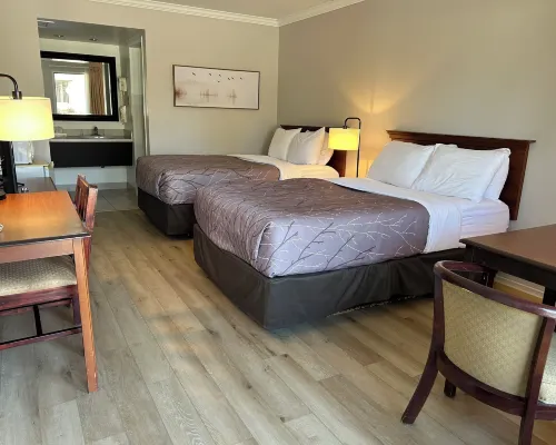 Rideau Heights Inn Hotels near EY Centre