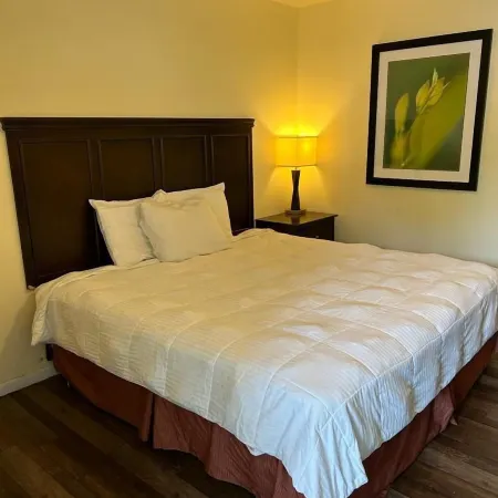Country Place Inn and Suites White Haven