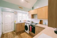 1 Bed Sleeps 2 Free Parking Pets Welcome - Holiday Apartments