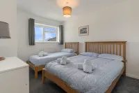 Coedrath Park 20 - Modern Apartment, Close to the Beach