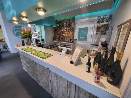 Beach Hotel Torbay B&B Отели в г. Пейнтон