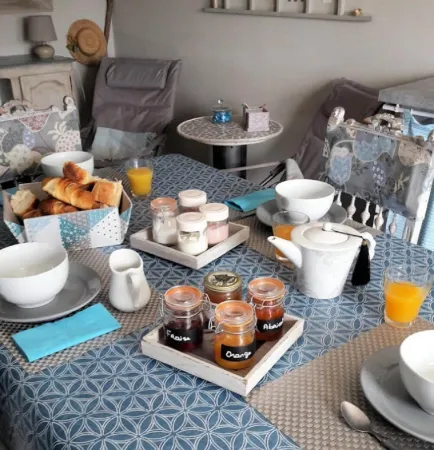 Clair Matin Отели в г. Бриуд