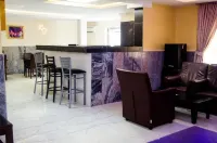 Adachukwu Hotel and Suites - 2-Star
