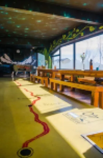 Moving Hostel Travel Bar