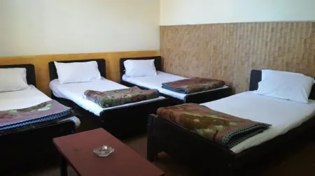 Baba Hotel & Restaurant Chitral Отели в г. Читрал
