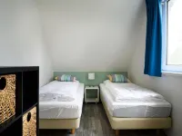 House with Sauna, Outdoor Spa and Pedal Boat Hotels in Vlagtwedde