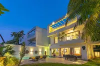 Legacy by Hireavilla- Full Field View Villa w Pool