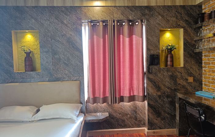 Sara's Backpackers Hotel