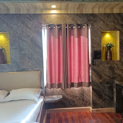 Sara's Backpackers Hotel Hotels near Machhapokhari Shopping Center