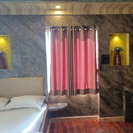 Sara's Backpackers Hotel