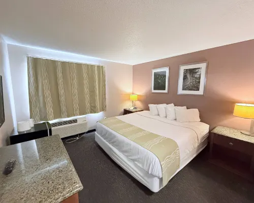 Bison Inn & Suites on University ファーゴのホテル