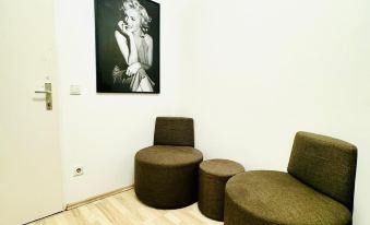 4BR Stay for 8 Near FAC Stadium