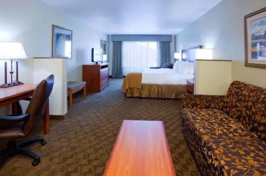 Holiday Inn Express & Suites MASON CITY by IHG Hôtels à : Mason City